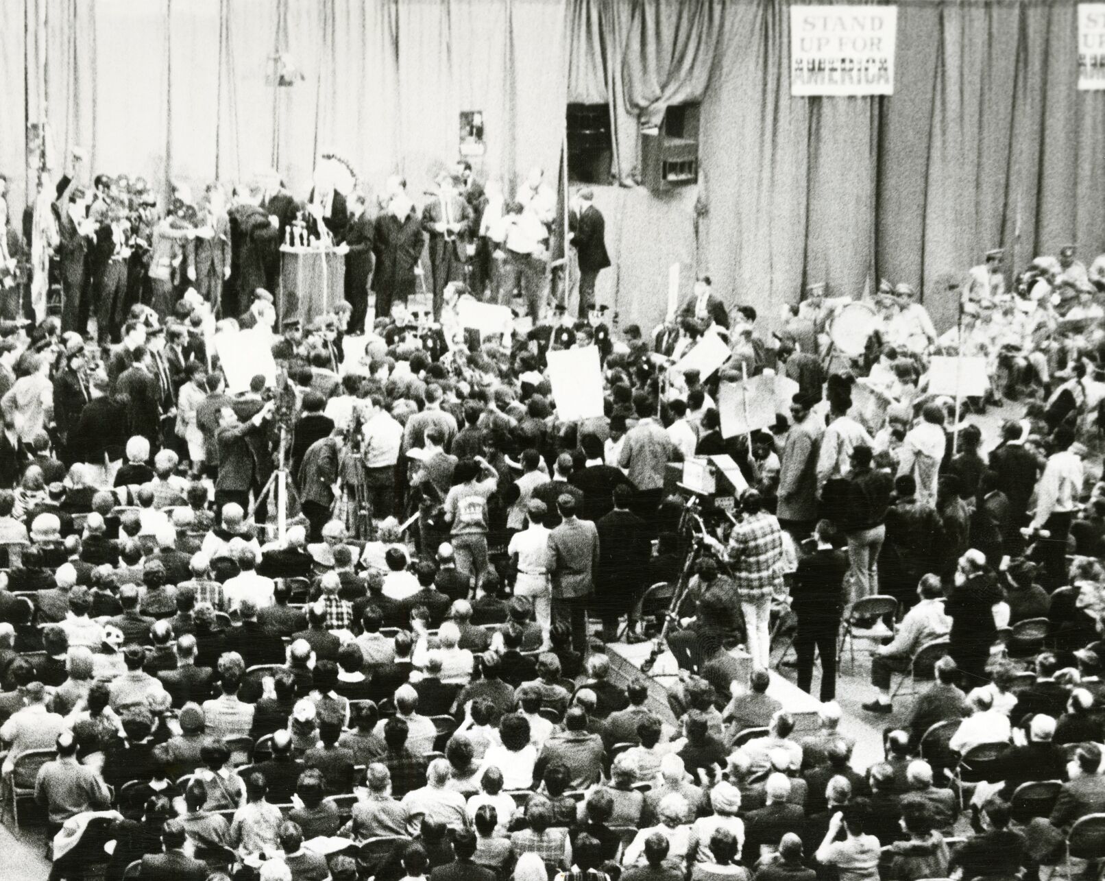 Wallace, Gov. George speaking at Civic Auditor.JPG